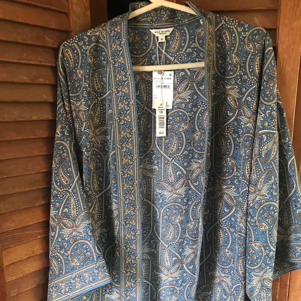 Beautiful paisley kimono or jacket,